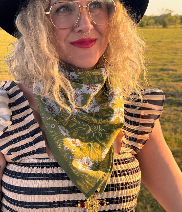 34" Wild Rag Clara Bandana 143