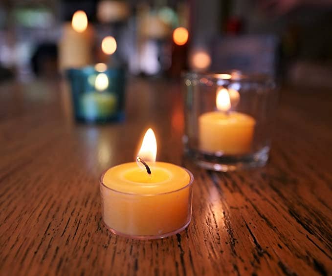 Pure Beeswax Tea Light Candles – Eco-Friendly Holiday Decor