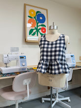 Load image into Gallery viewer, Simple Tank for Beginners