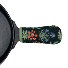 Load image into Gallery viewer, Botanical Blooms Cast Iron Skillet Mitt CW88
