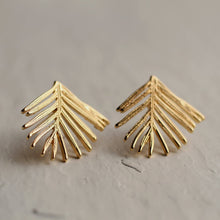 Load image into Gallery viewer, Fir Botanical Stud Earrings SP04