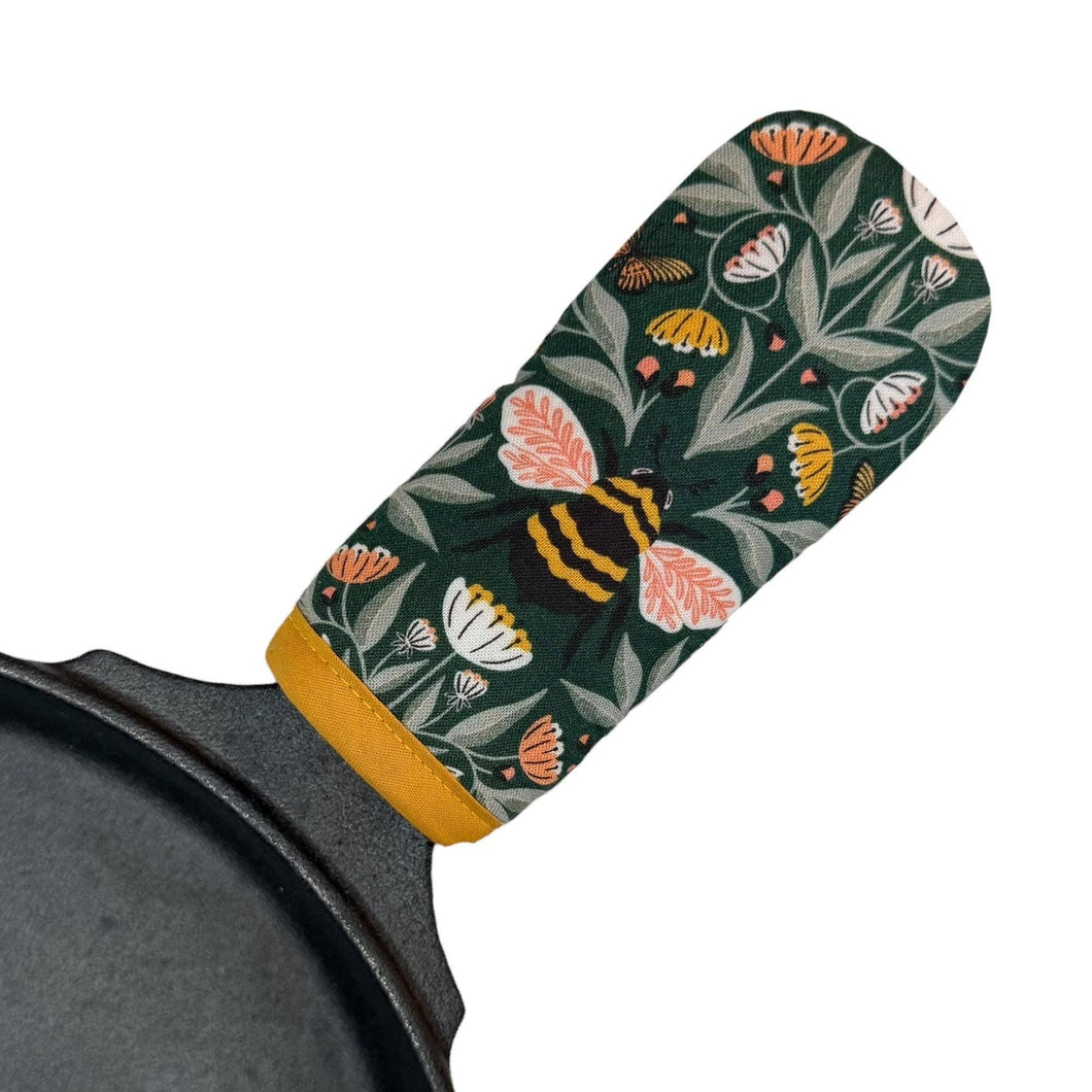 Bumble Bee Garden Cast Iron Skillet Mitt CW88