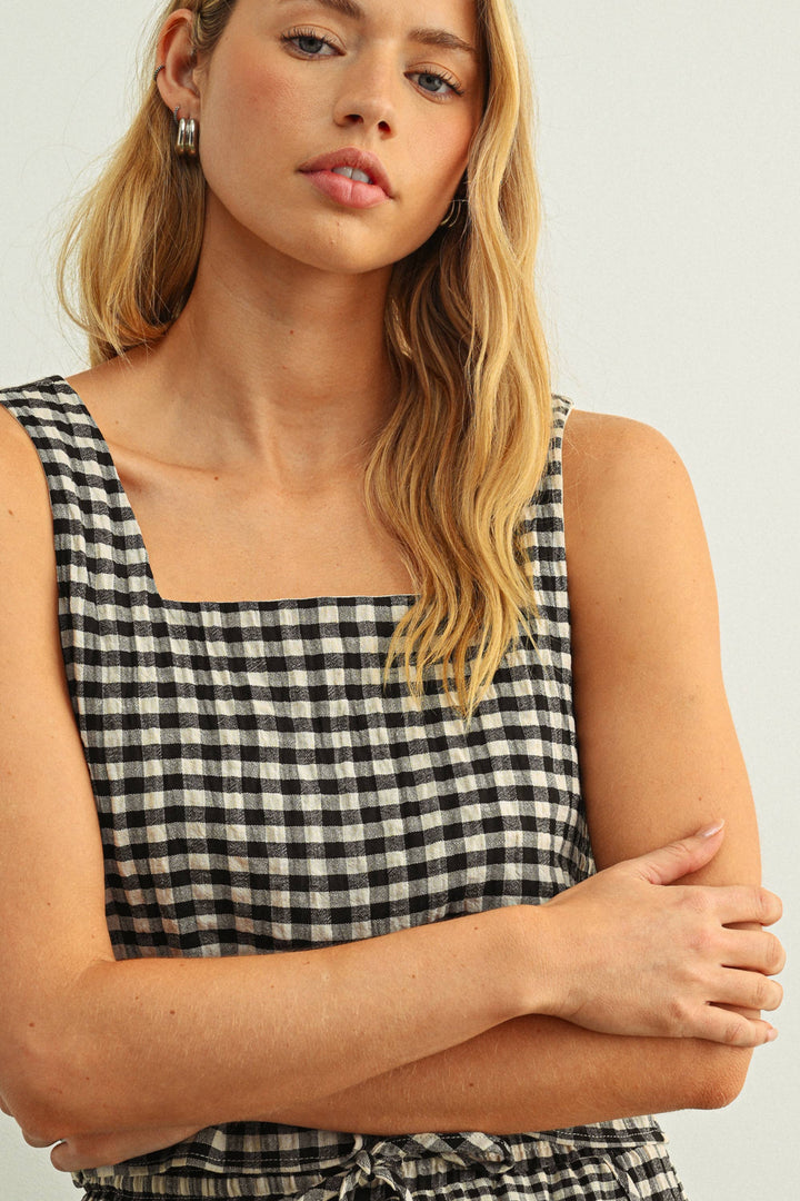 T6550ST   GINGHAM SQUARE NECK SLEEVELESS TOP