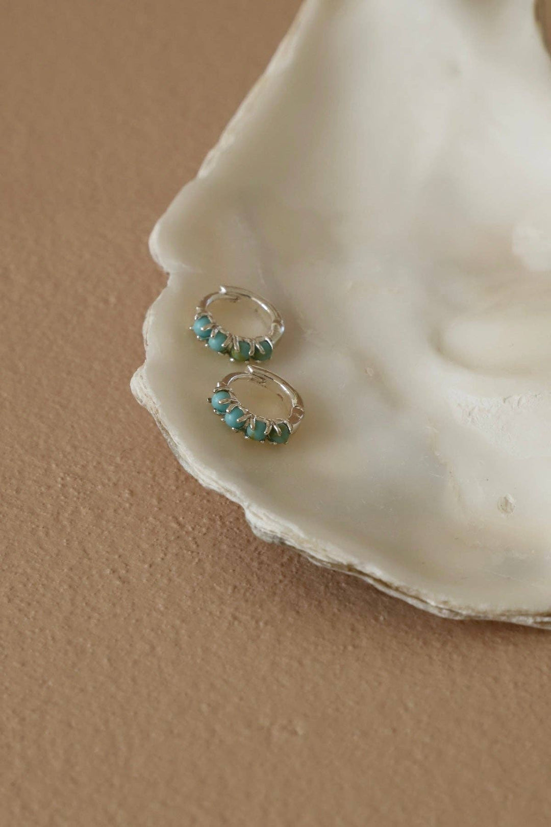 MINI SILVER TURQUOISE HOOPS KW89