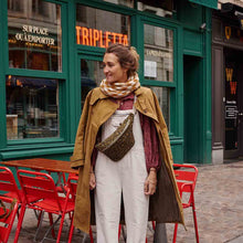 Load image into Gallery viewer, BIANCA SWADDLE VICHY CARAMEL