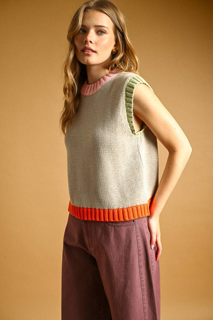 T7426   COLOR CONTRASTED SLEEVELESS KNIT TOP
