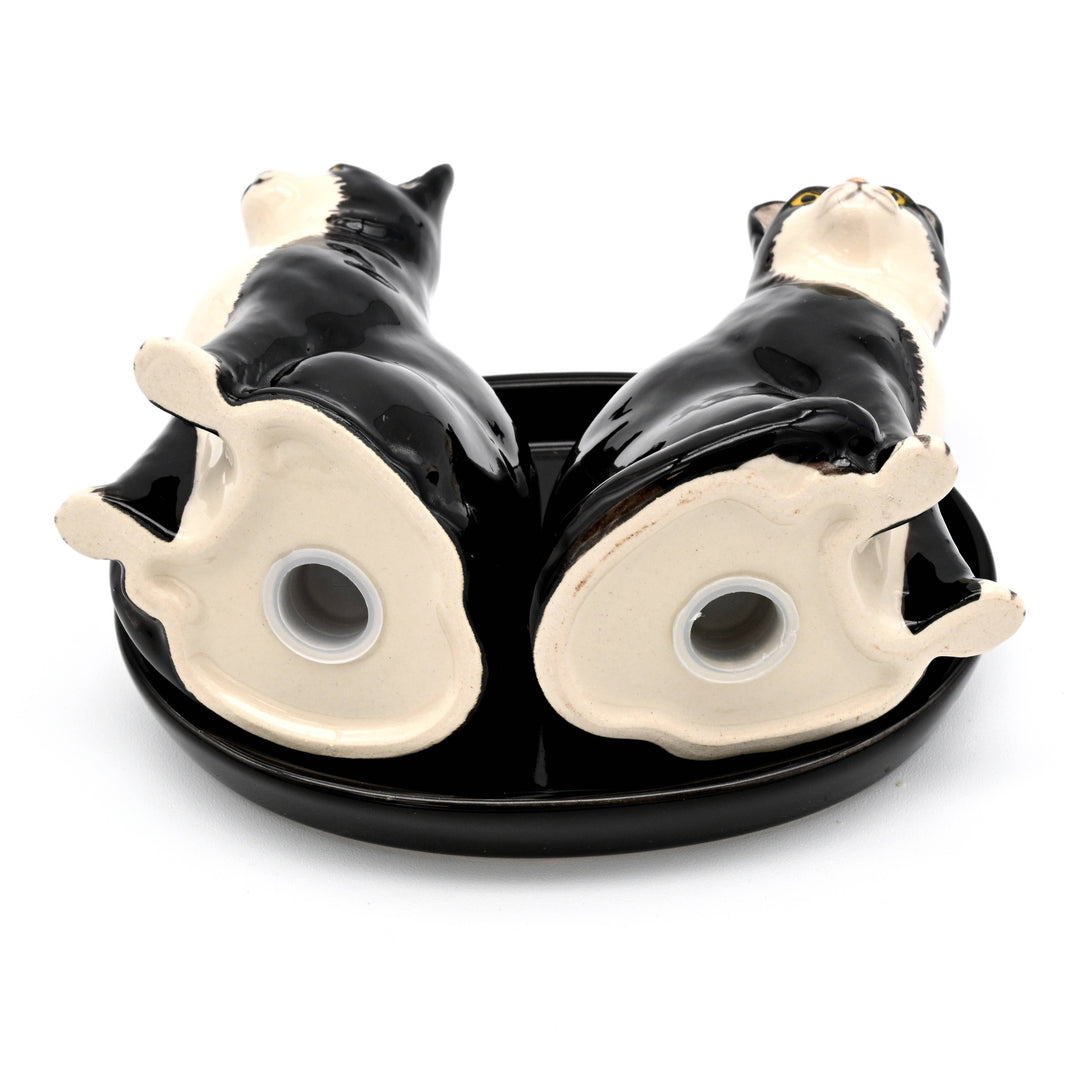 SP9130 SALT AND PEPPER SHAKER Tuxedo cat