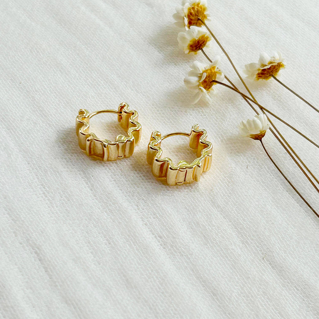 Gold Wave Huggie Hoops KT776