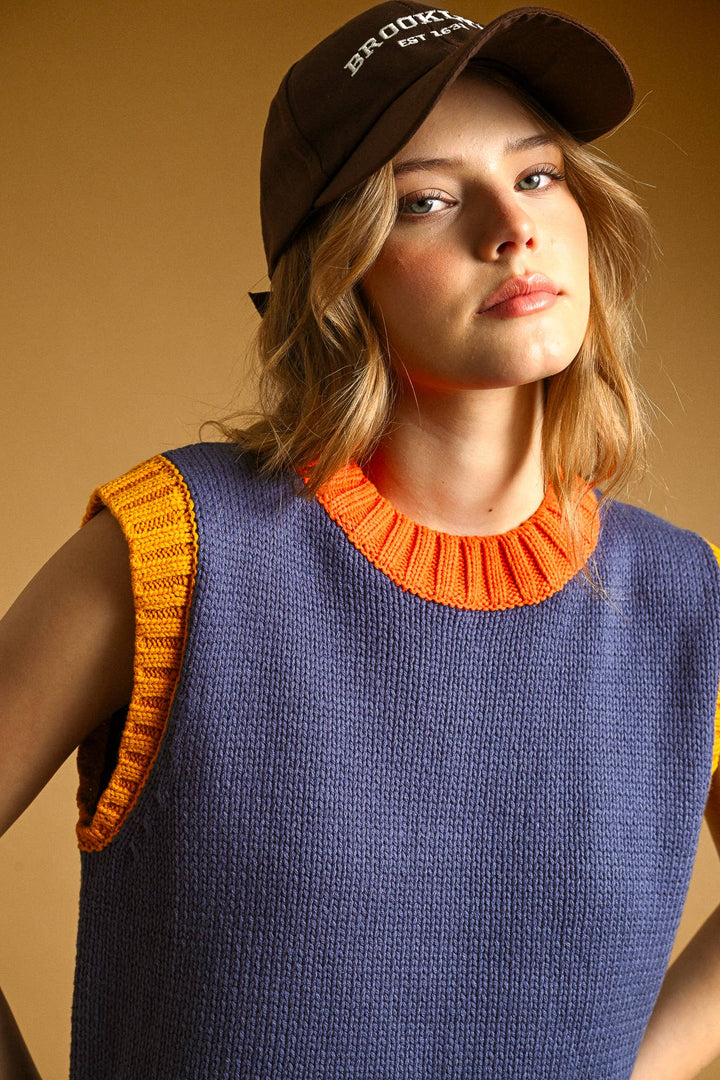 T7426   COLOR CONTRASTED SLEEVELESS KNIT TOP
