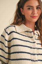Load image into Gallery viewer, KNITTED CARDIGAN