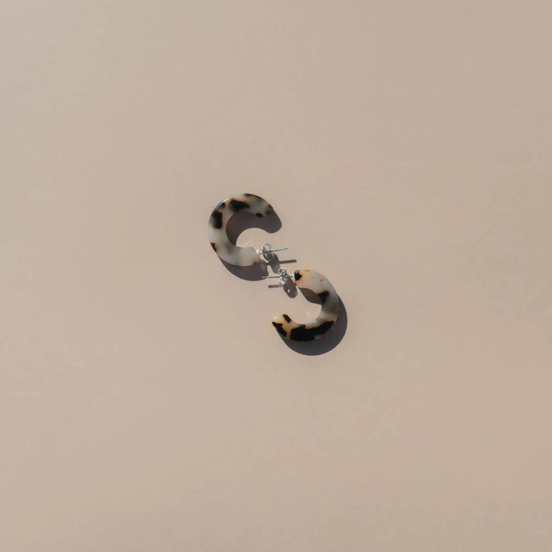 Ray | Ivory | Tortoise Hoop Earrings | Medium Size NN32