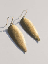 Load image into Gallery viewer, RK07 Laurel Leaf Earrings