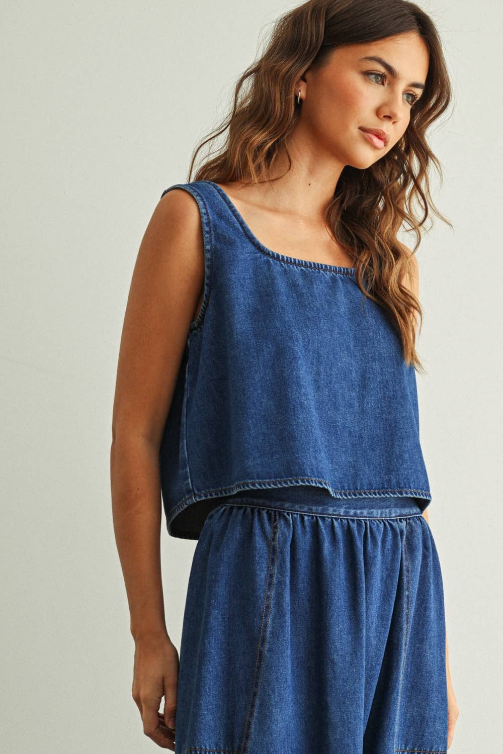 T5870ST   SOFT DENIM SLEEVELESS TOP