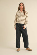 Load image into Gallery viewer, KNITTED CARDIGAN