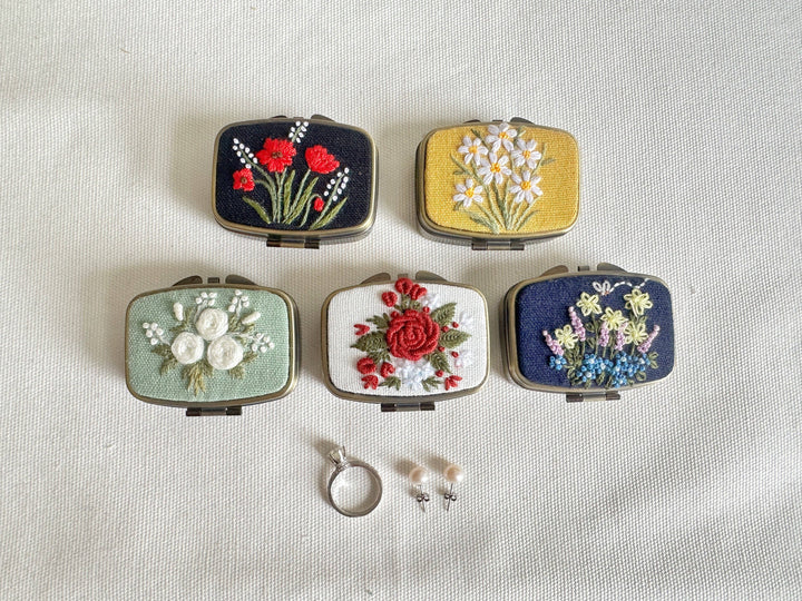 Floral Embroidered Rectangle Mini Jewelry Box With Mirror QF23
