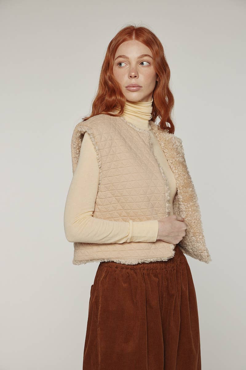 Reversible fur short vest