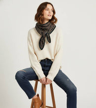 Load image into Gallery viewer, Wool Triangle Scarf SH325