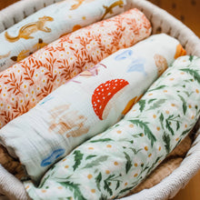 Load image into Gallery viewer, Flora &amp; Fauna Baby Swaddle CT22