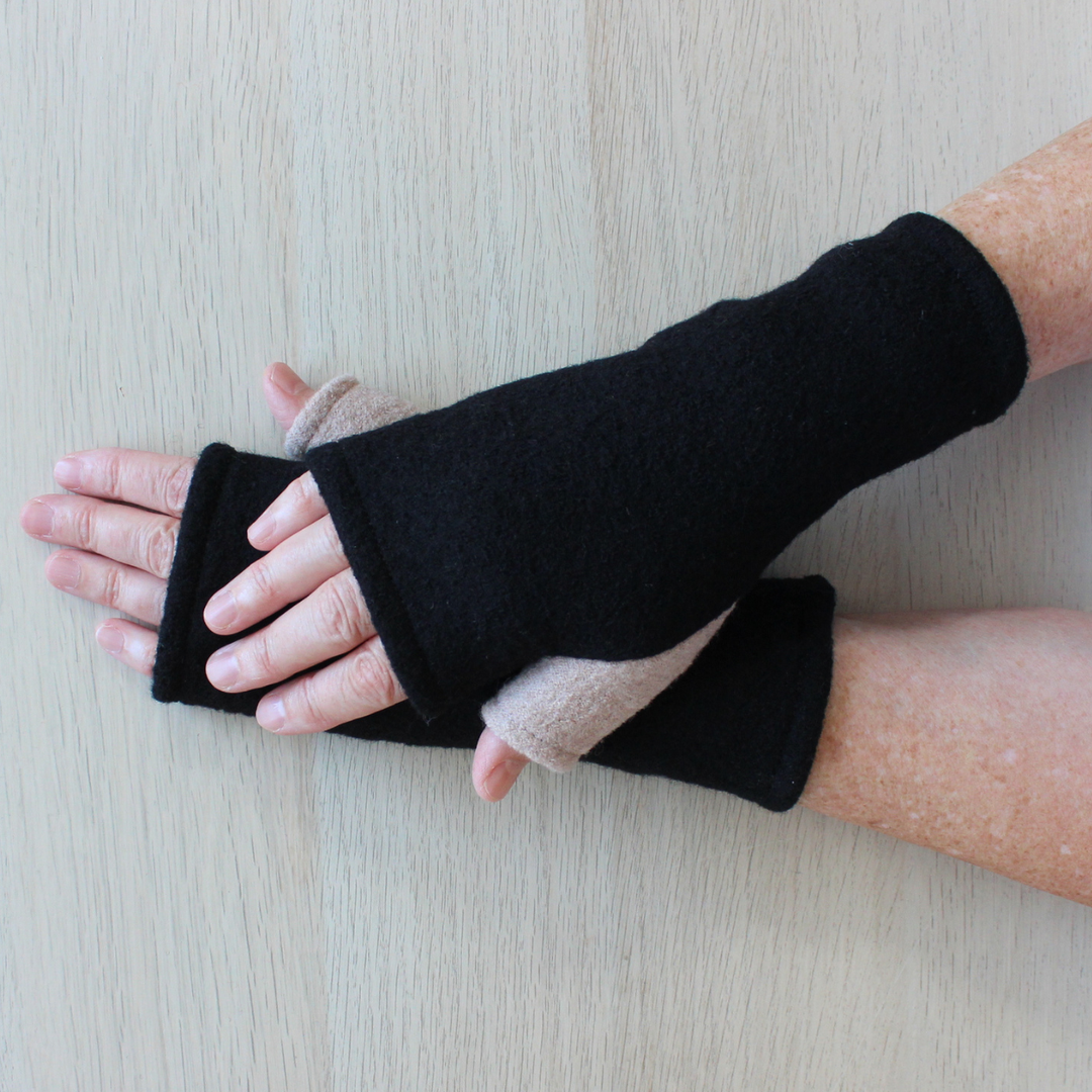 Merino Wool Fingerless Gloves | Two Tone DN22
