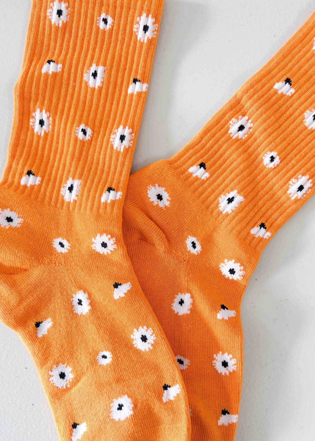 Daisy Dot Crew Socks