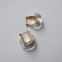 Load image into Gallery viewer, Millie Acrylic Hoops JJ204