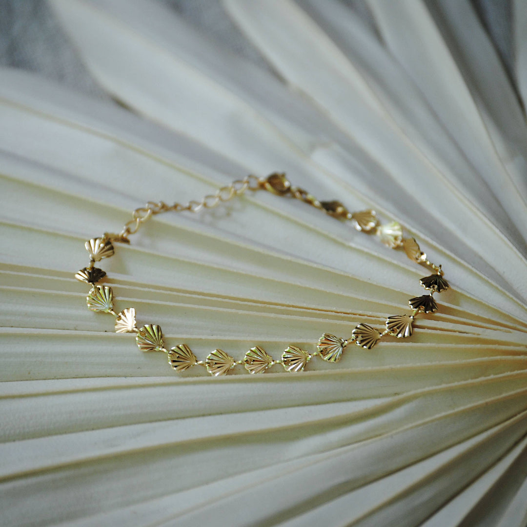 Dainty Seashell Bracelet KT11