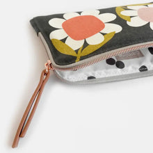 Load image into Gallery viewer, Big Flower Padded Zip Glasses Case Pouch