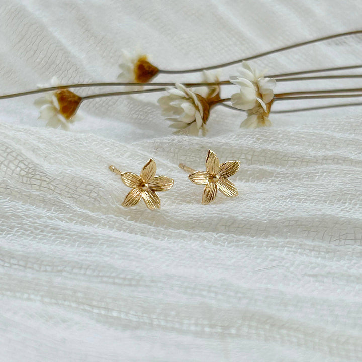 Gold Flower Studs KT01