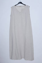 Load image into Gallery viewer, Sleeveless Short Dresses in 100% Linen REF. 10090