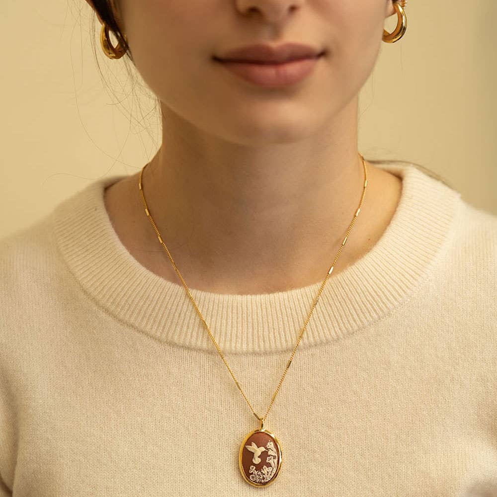 Hummingbird Vintage Cameo Necklace AS06