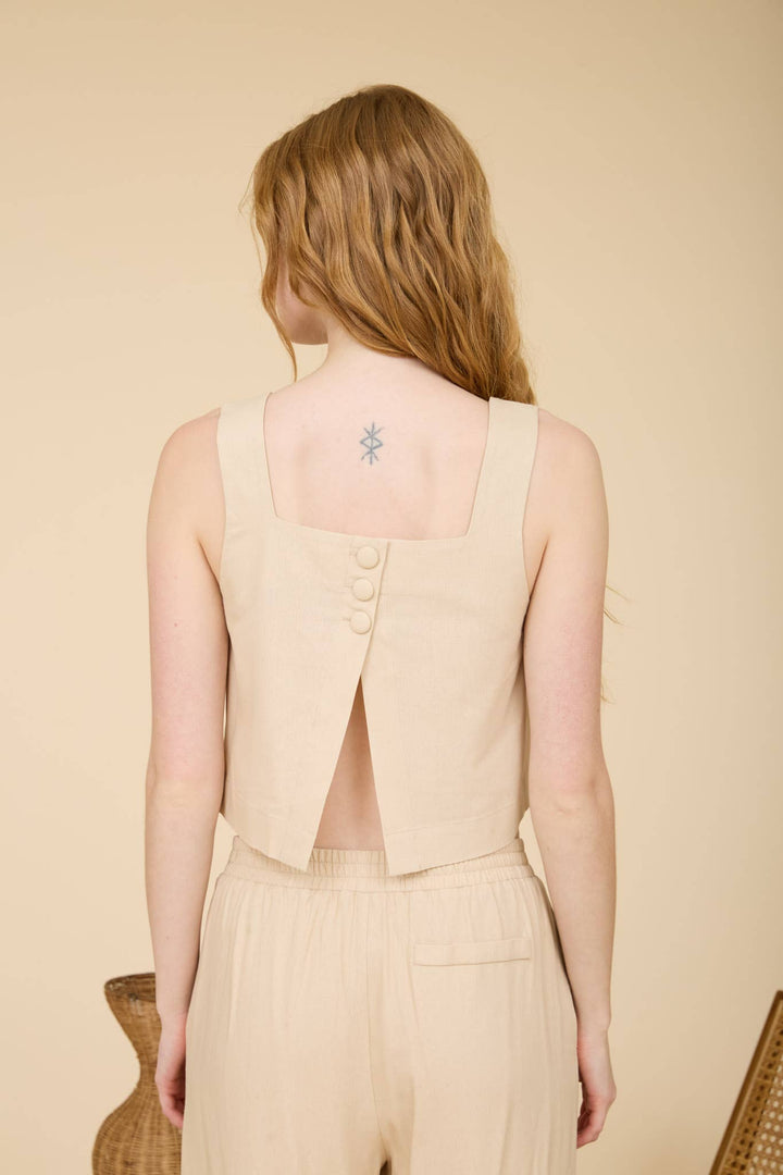SQUARE NECK SLEEVELESS BACK BUTTON LINEN TOP: KHAKI MR432