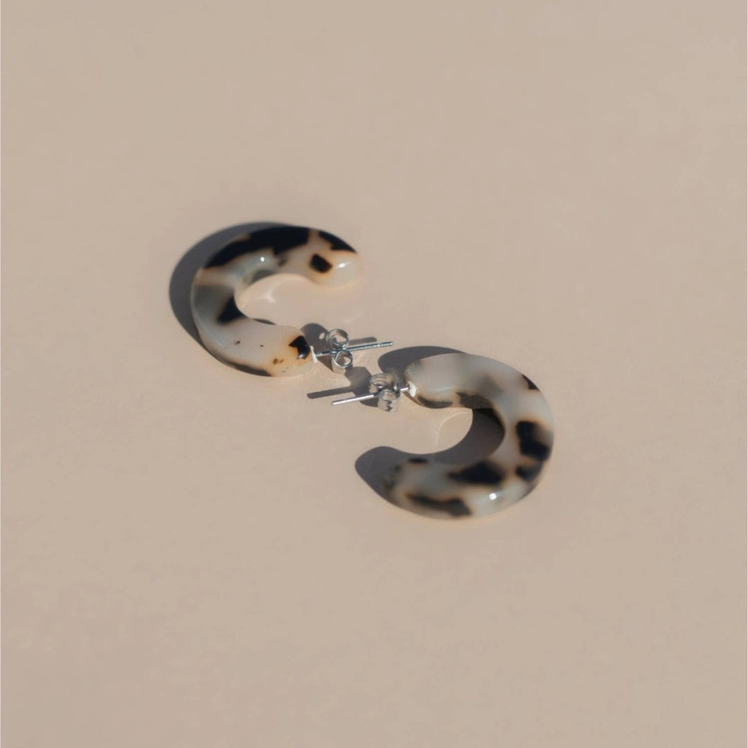 Ray | Ivory | Tortoise Hoop Earrings | Medium Size NN32