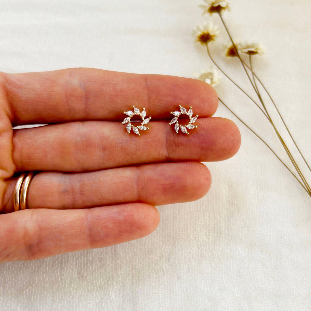 Crystal Wreath Holiday Studs KT977