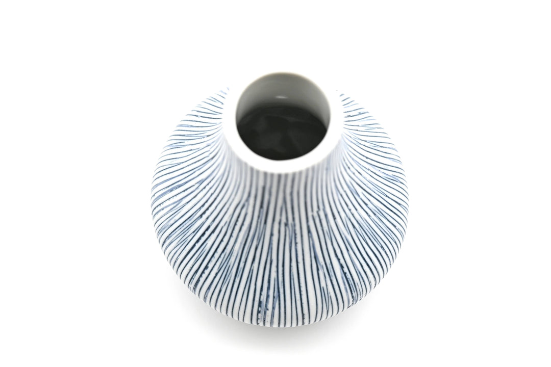 422W27 EVA MINI M - Handcrafted Porcelain Bud Vase