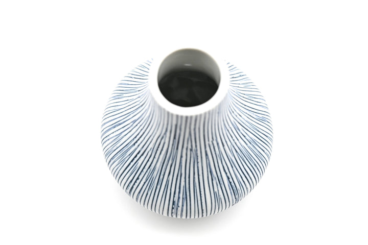 422W27 EVA MINI M - Handcrafted Porcelain Bud Vase