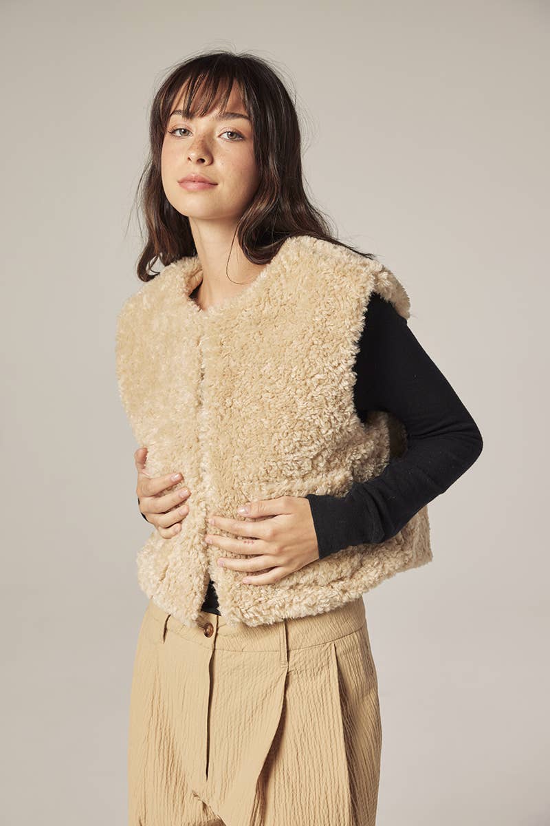 Reversible fur short vest