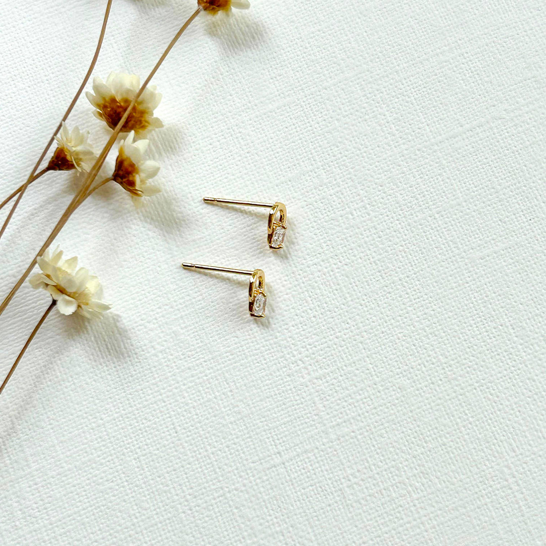 Dainty Circle Geometric Studs KT989