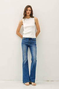 SLEEVELESS TANK