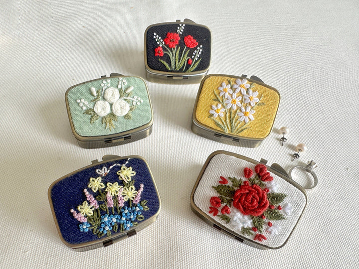 Floral Embroidered Rectangle Mini Jewelry Box With Mirror QF23
