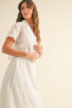 Load image into Gallery viewer, T4998ST   EYELET DETAIL BUTTON DOWN BLOUSE