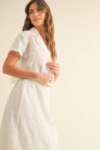 T4998ST   EYELET DETAIL BUTTON DOWN BLOUSE