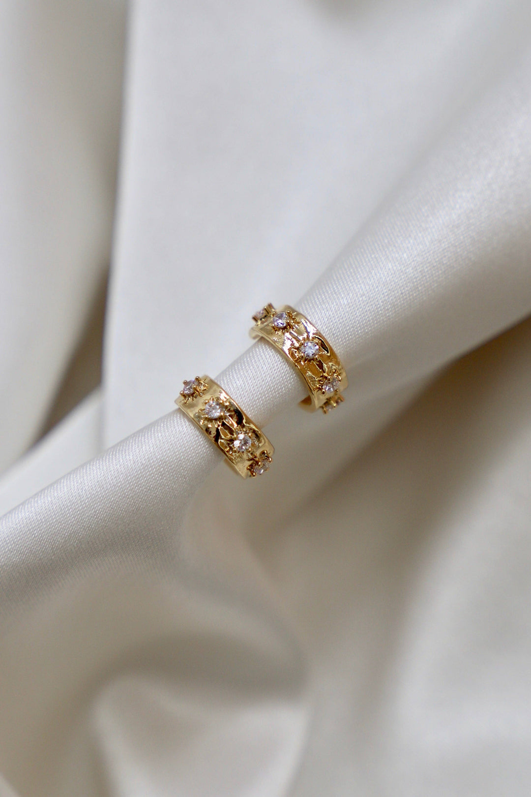 CZ STAR THICK HOOPS KW992