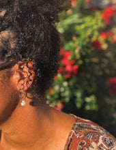 Load image into Gallery viewer, Abstract Pearl Earring NC95