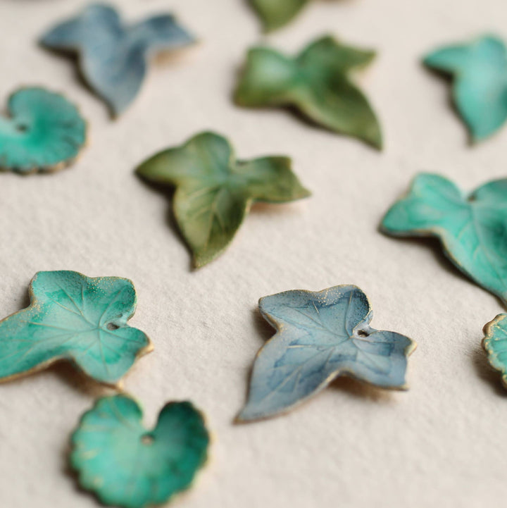 Green Clover Leaf Earrings: Short / Gold Plated Brass / Matte SP12