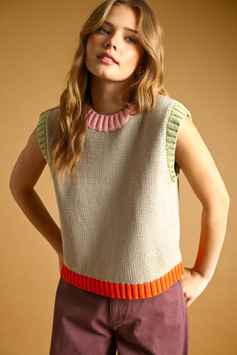T7426   COLOR CONTRASTED SLEEVELESS KNIT TOP