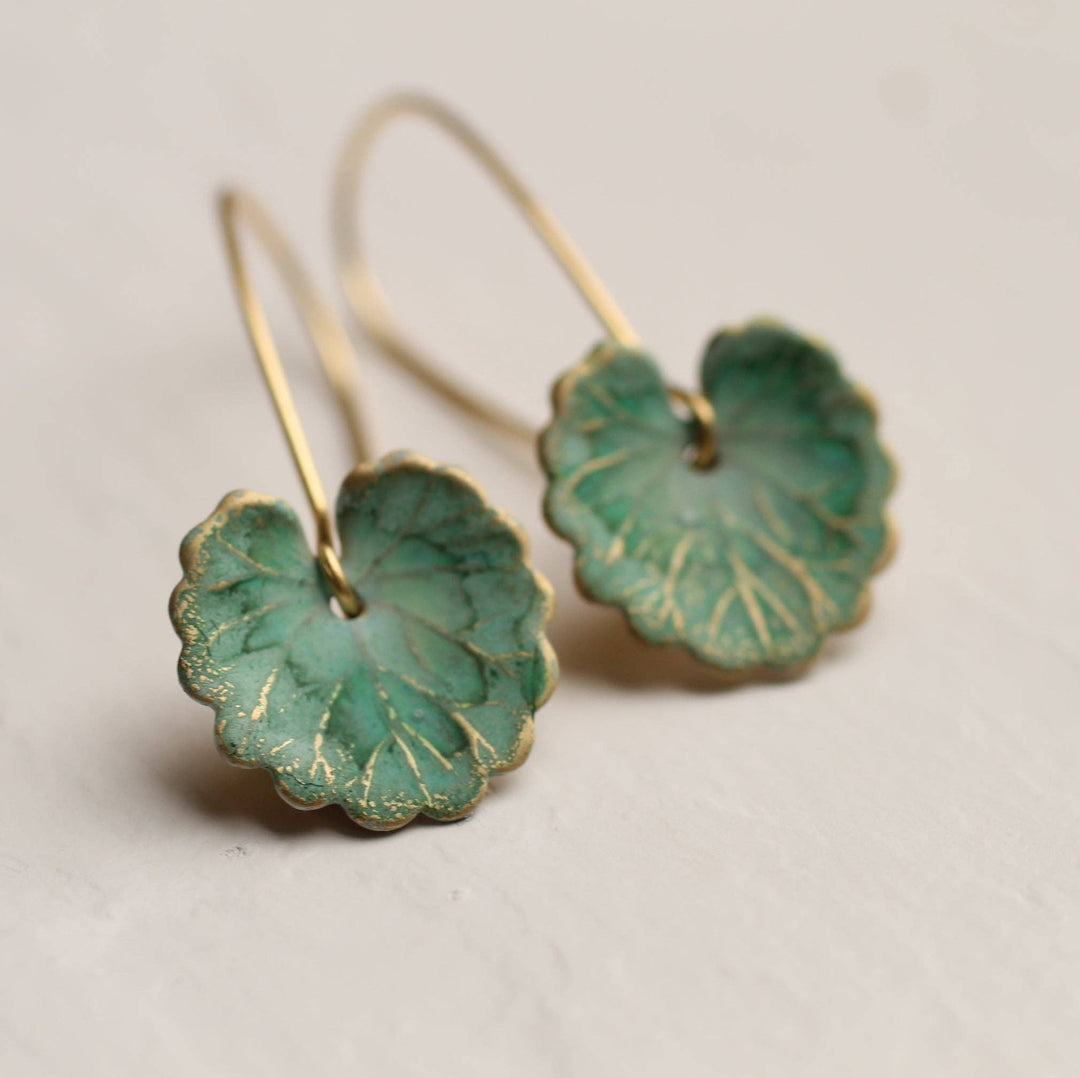 Green Clover Leaf Earrings: Short / Gold Plated Brass / Matte SP12