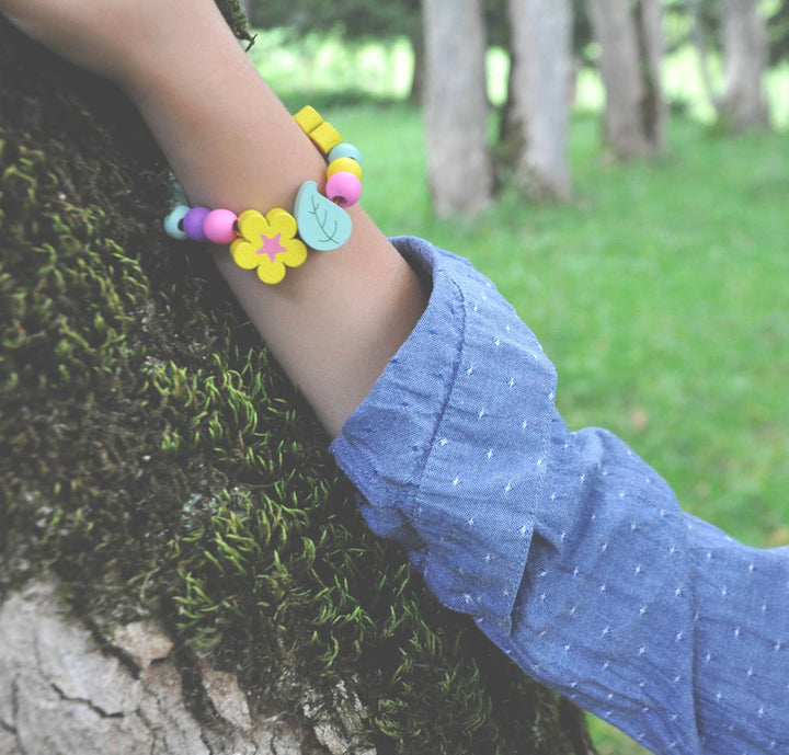 Make Your Own Flower Bracelet UKCA6