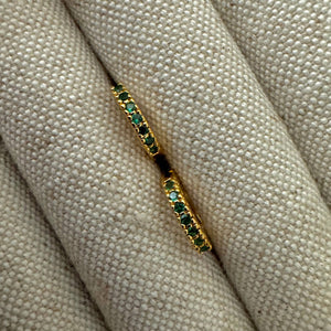 Tara Huggies Gold- Emerald NM07