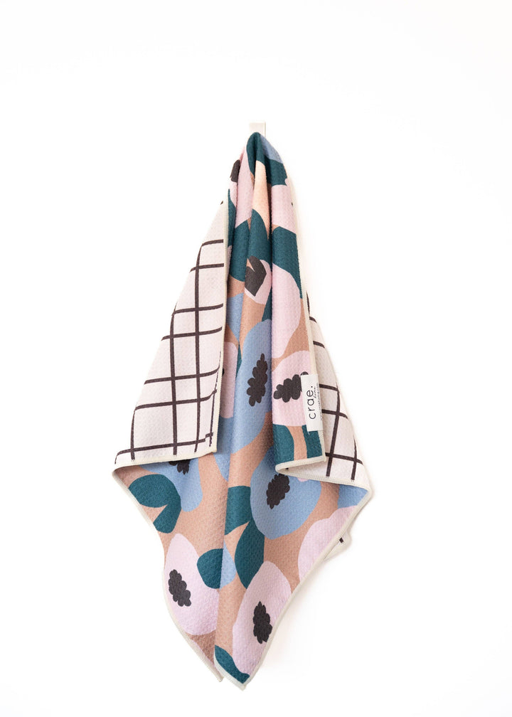 Lilly Plaid: Reversible Hand Towel