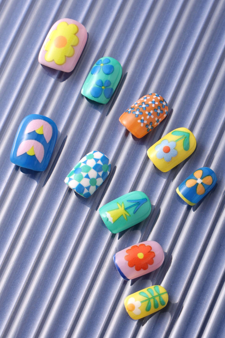 Flower Block by Priyanka Batra - Press-on Nails